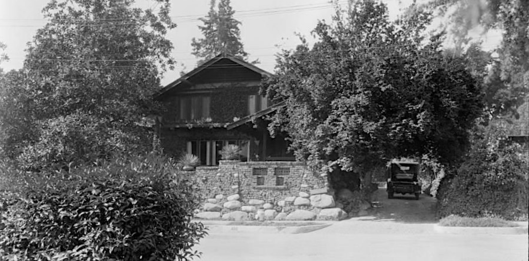 Arroyo Terrace Neighborhood